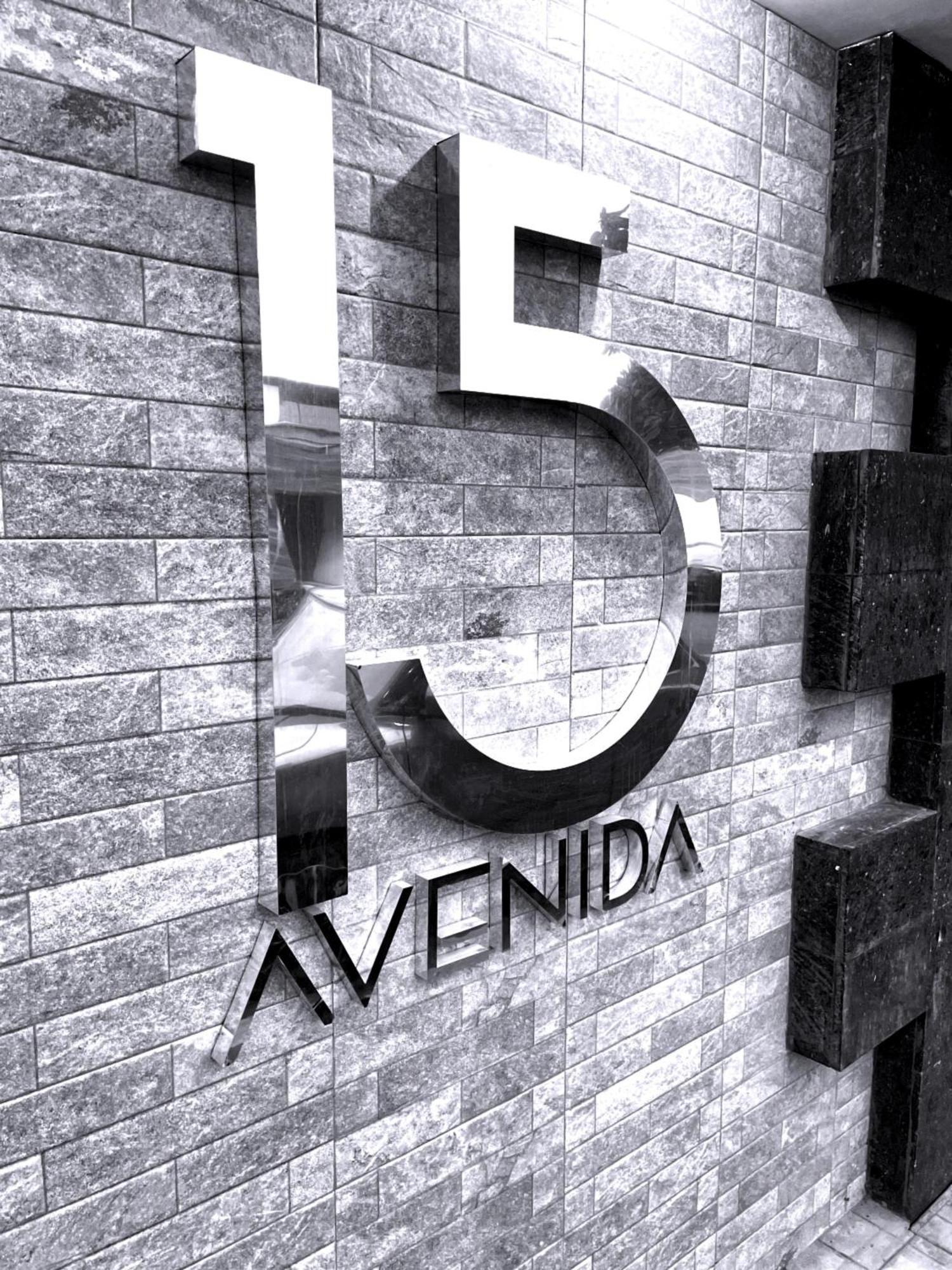15 Avenida Hotel